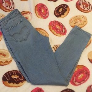 Levi skinny jeans 👖